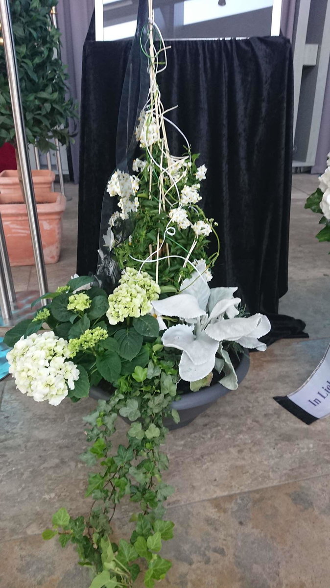 Trauerfloristik von Blumen Selzle Gärtnerei & Blumenladen