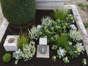 Grabgestaltung von Blumen Selzle Gärtnerei & Blumenladen