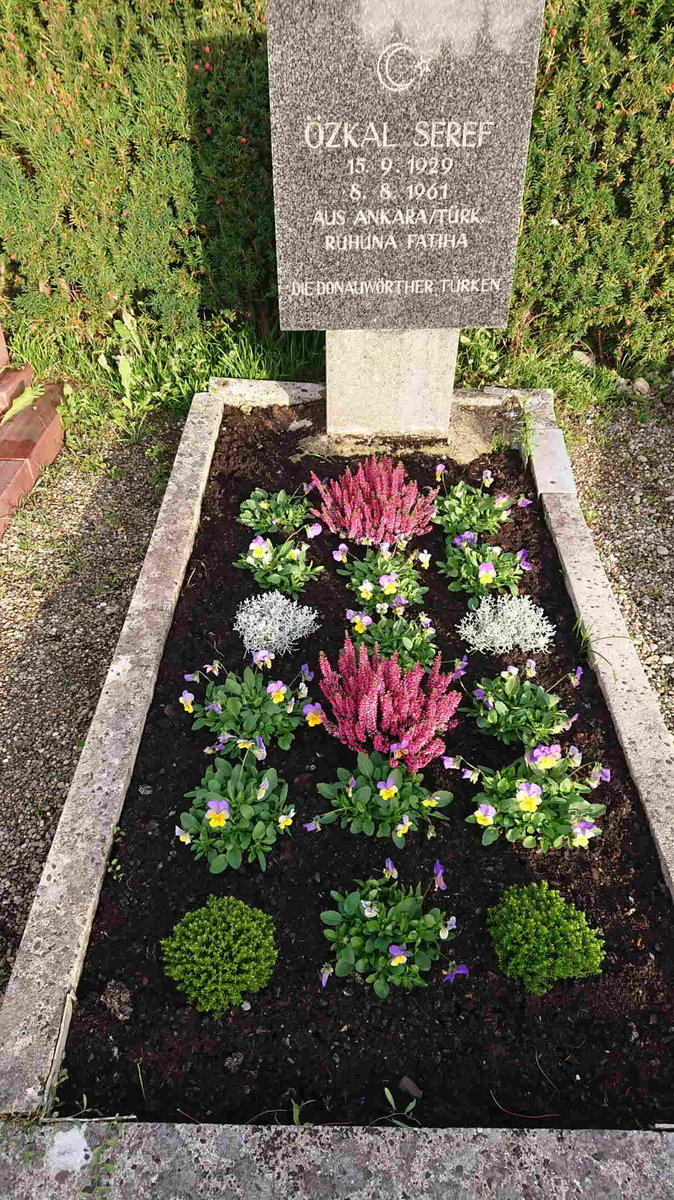 Grabgestaltung von Blumen Selzle Gärtnerei & Blumenladen